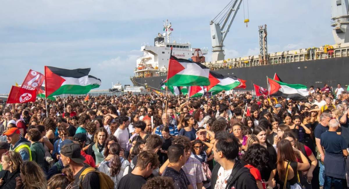 موج اعتراض در بنادر ایتالیا، کشتی اسرائیلی از بندر لیورنو رانده شد