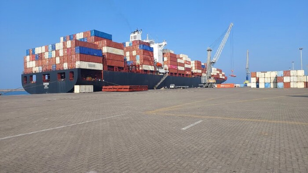 پهلوگیری ۹ کشتی حامل کالا‌های اساسی در بندر چابهار