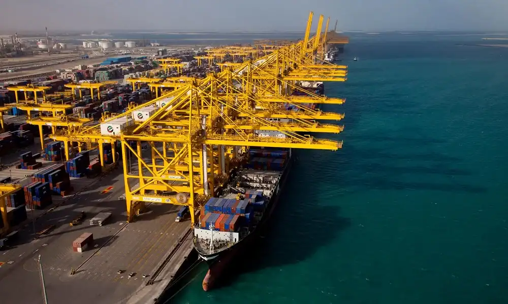 بندر خلیفه امارات به نخستین هاب منطقه‌ای گاز‌های طبیعی تبدیل می‌شود