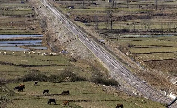 امید واهی به ساخت راه آهن رشت آستارا/ معجزه ای در تزانزیت کشور اتفاق نمی افتد