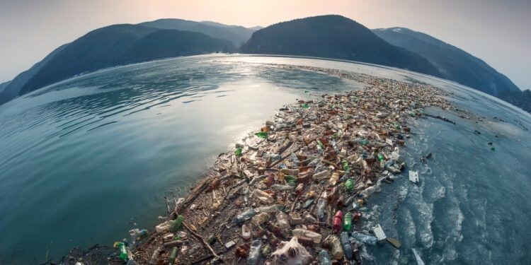 راه‌اندازی انجمن دریای پاک برای مقابله با آلودگی پلاستیکی اقیانوس‌ها