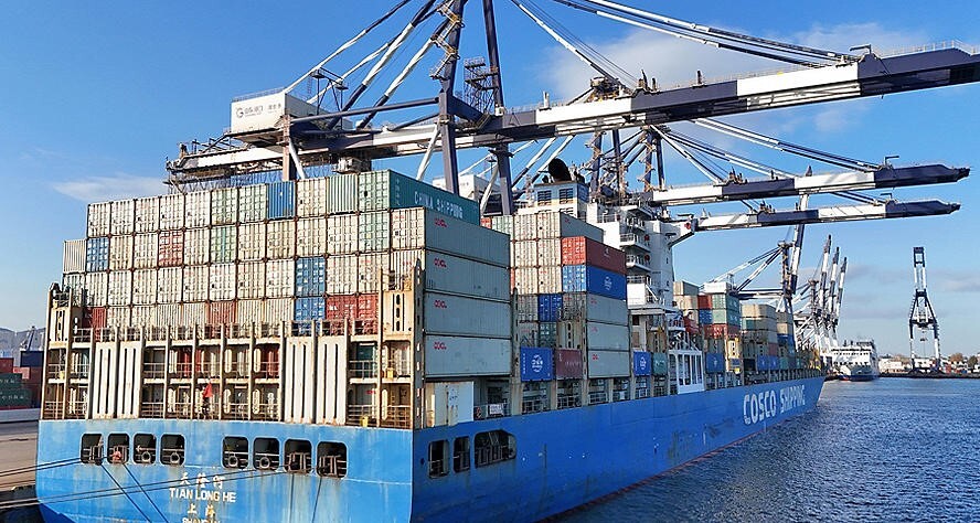 مازاد تجاری چین از بازار آمریکا از مرز یک تریلیون دلار عبور کرد