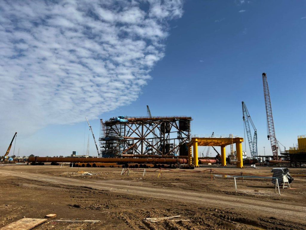 عملیات ساخت و بارگیری جکت پروژه توسعه ميدان گازي «فرزاد ب»