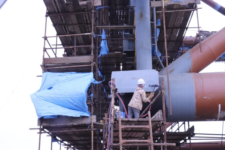 عملیات ساخت و بارگیری جکت پروژه توسعه میدان گازی «فرزاد ب» با هدف تسریع در برداشت از ذخایر این میدان مشترک گازی رو به اتمام است.