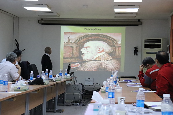 مدیریت اموراداري، منابع انساني و پشتيباني به درخواست مديريت پروژه مهندسي، ساخت و نصب عرشه ميدان گازي بلال به ‌منظور ارتقاء سطح دانش ایمنی، توسعه فرهنگ پیشگیری و توانمندسازی مدیران و سرپرستان، دوره آموزشی سه گانه تخصصی HSE را در يارد خرمشهر برگزار مي نمايد.