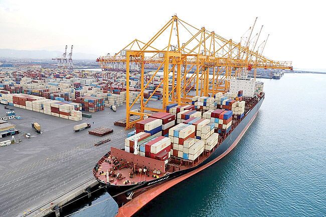 تخلیه‌و‌بارگیری بیش از ۵۴ میلیون تُن کالا در بندر شهید رجایی