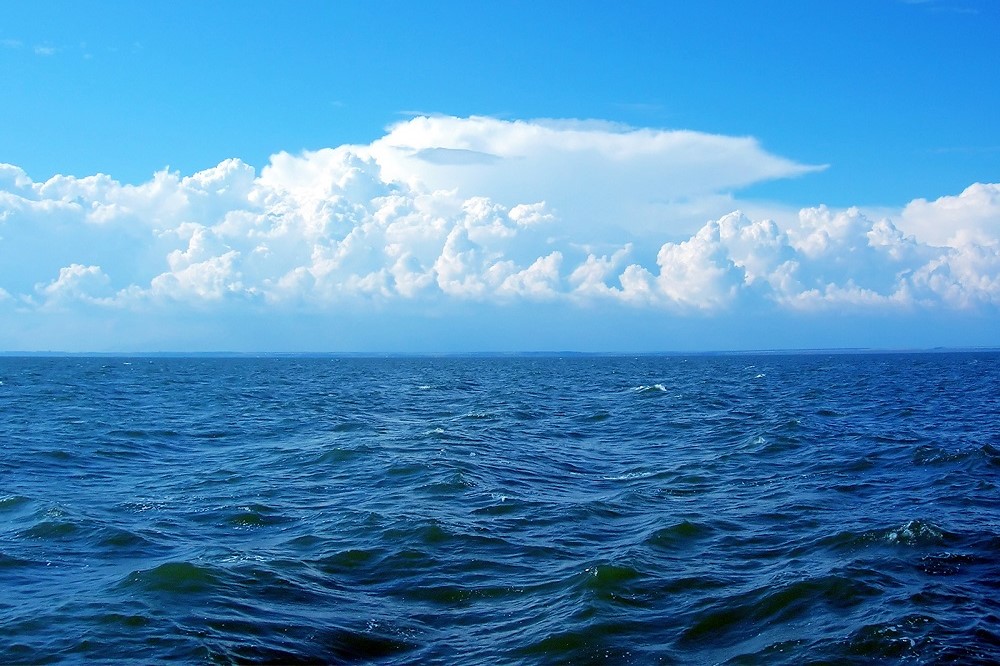 خلیج‌فارس مواج است