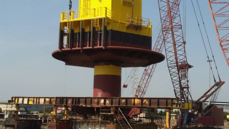 مونتاژ موفقیت‌آمیز دومین گوی شناور صادراتی جاسک در یارد خرمشهر