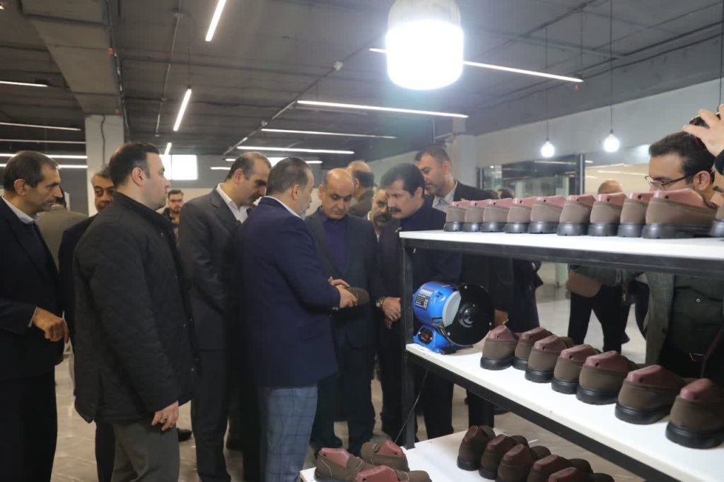 با حضور معاون رییس جمهور صورت گرفت: افتتاح و آغاز عملیات اجرایی 46 طرح سرمایه‌گذاری و زیرساختی با ارزش 1890میلیارد تومان و اشتغالزایی مستقیم 199 نفر