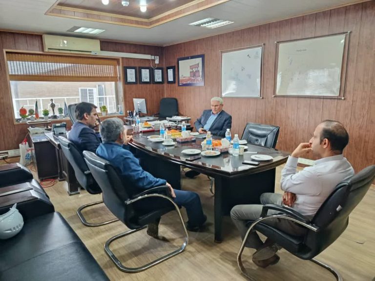 پیشرفت چشمگیر عملیات بارگیری جکت پروژه فرزاد «ب» در آستانه تکمیل