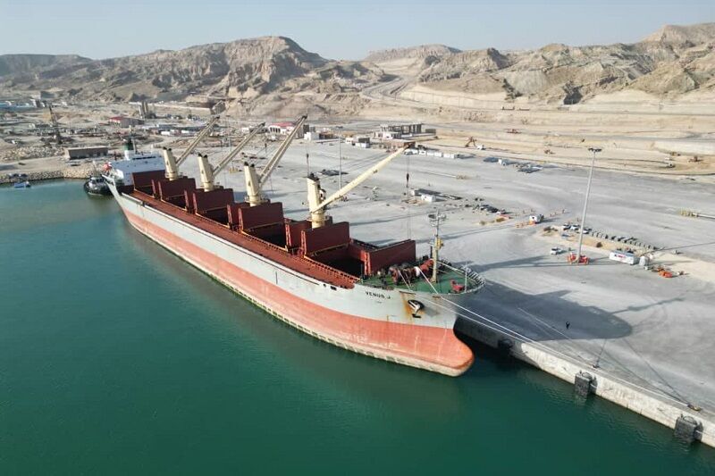 آغاز بارگیری نخستین محموله ۳۰ هزار تنی بیلت فولادی از منطقه ویژه پارسیان