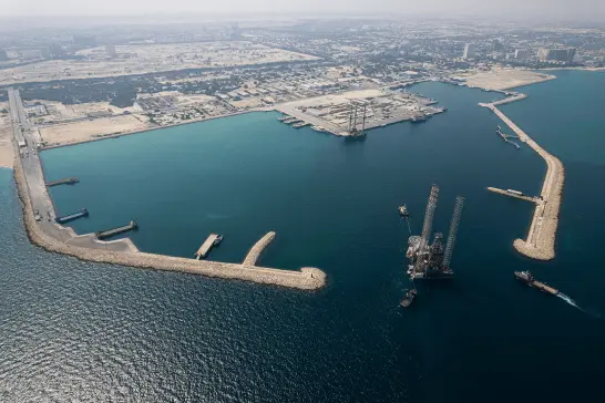 فعالیت ۲۴ ساعته بندر کیش برای رونق تجارت و حمایت از صنعت نفت