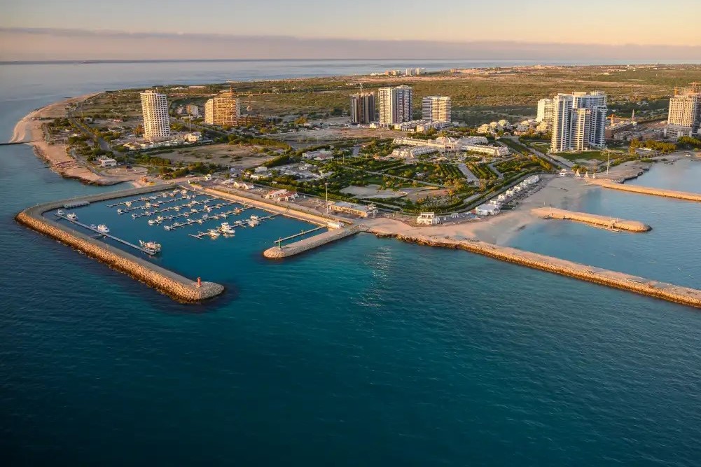 مارینای تفریحی تنکابن ساخته می‌شود